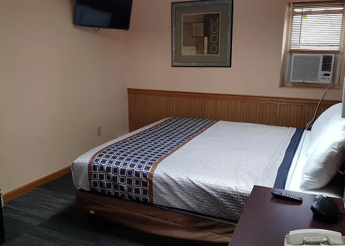 Greenway Motel